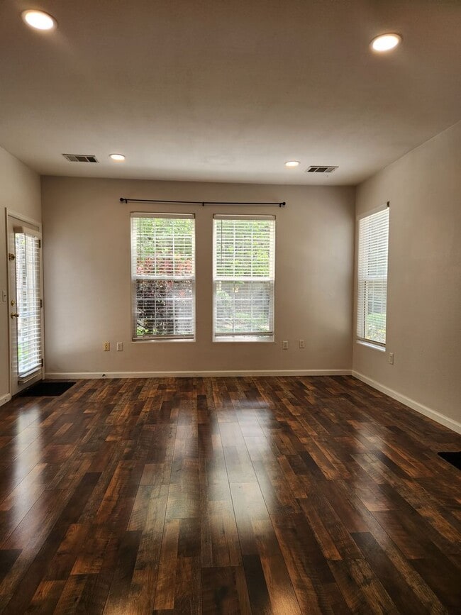 Stylish 2 Bed, 2 Bath Main-Floor Condo – U... - Stylish 2 Bed, 2 Bath Main-Floor Condo – U... Unit 103