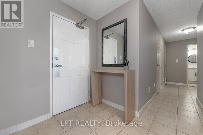 Photo - 1445 Huron St Unit 302