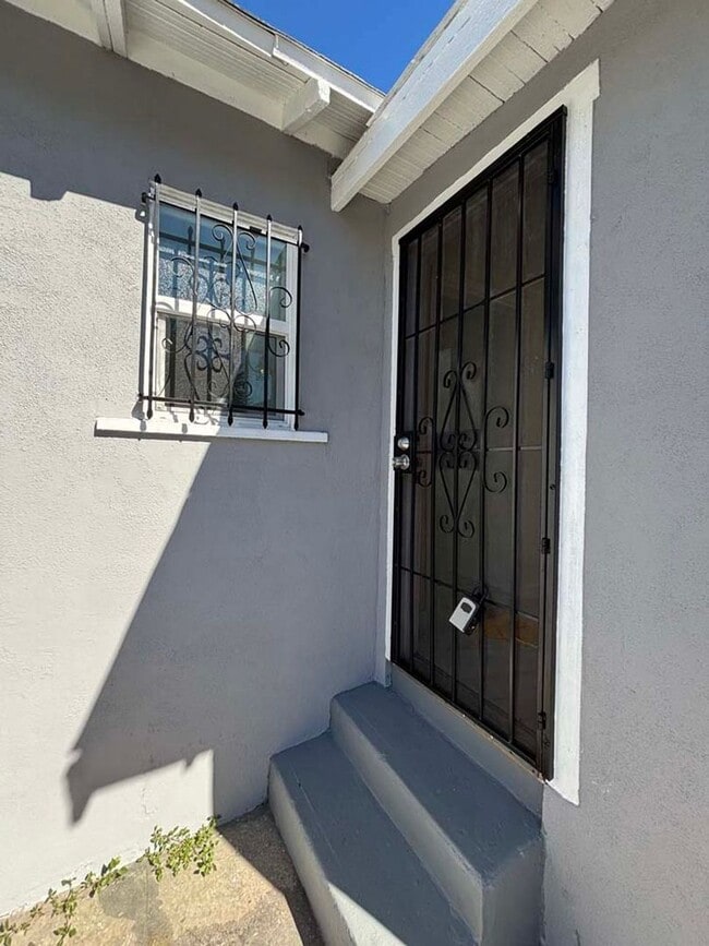 Photo - 4215-4217 S Budlong Ave Unidad 4215