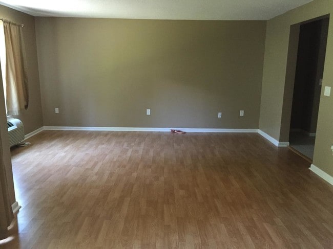 Building Photo - 175 Mill Pond Rd Unit 432