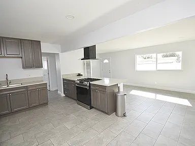 Photo - 824 Arcadia Pl