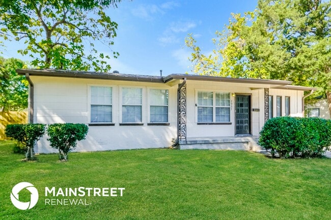 Building Photo - 2937 Larry Dr