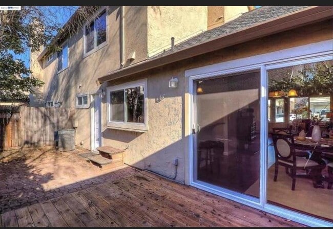 Photo - 2118 Alexander Way