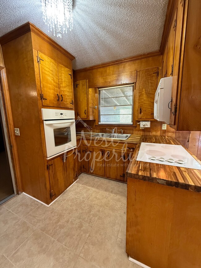 Photo - 3901 Pine Cone Dr