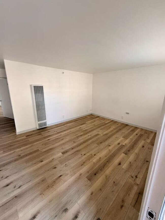 Photo - 14428 Cerise Avenue