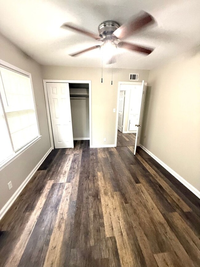 Photo - ** 3 Bed 1 Bath located in Grove Hill Estates ** Call 334-366-9198 to schedule a self tour