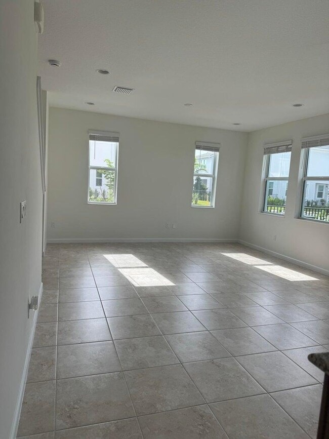 Photo - 16452 Millenium Ct