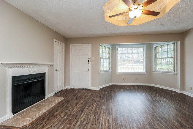 Photo - 511 Buffalo Trail