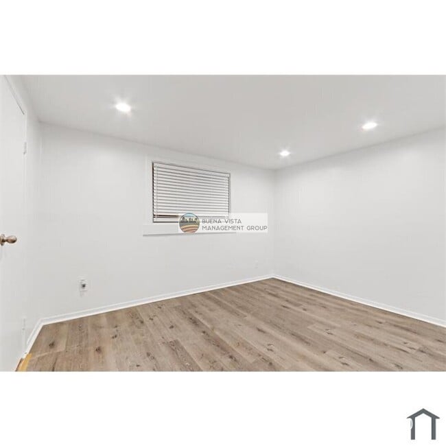 1004-1010 N Burris Ave-1010 1/2 N Burris Ave