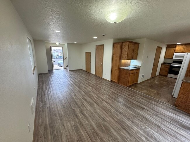 Photo - 337-339 Tracy Court Monmouth, OR 97361 Unit 337 Tracy Ct