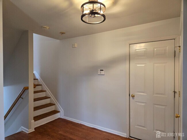 Photo - 6 Chimney Ct