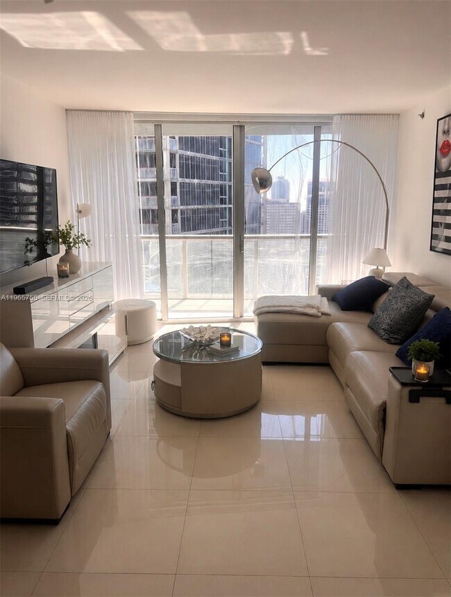 Building Photo - 475 Brickell Ave Unit 3613