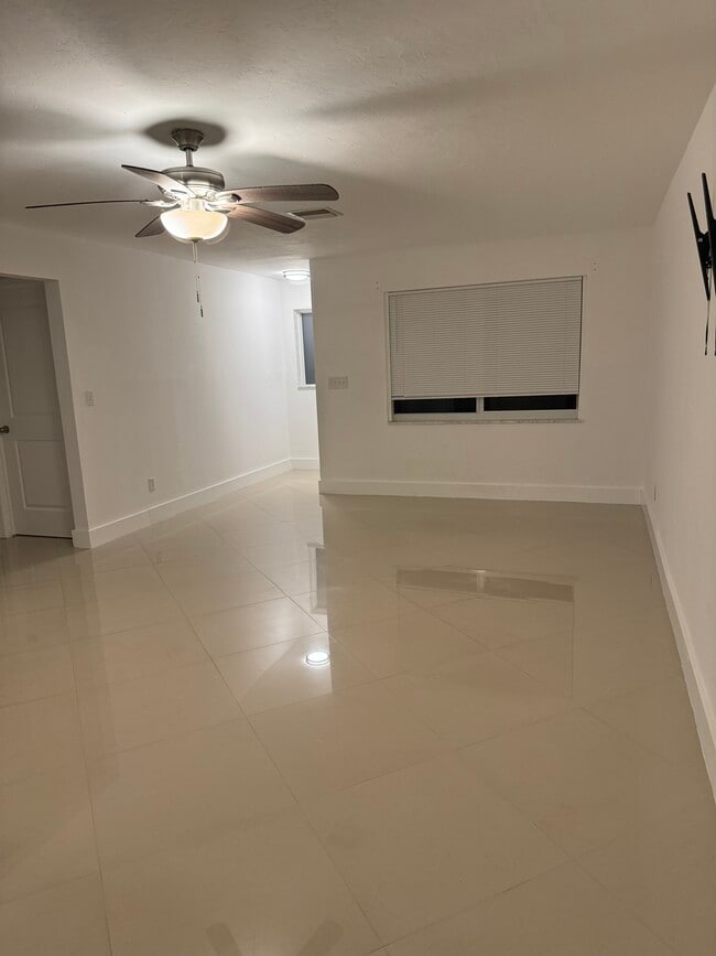 Photo - 5204 Coronado Pky Unit Apt B