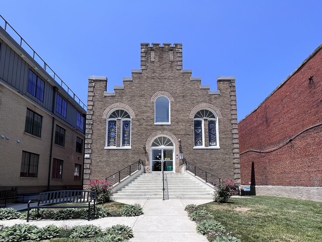 Building Photo - 625 Park Rd NW