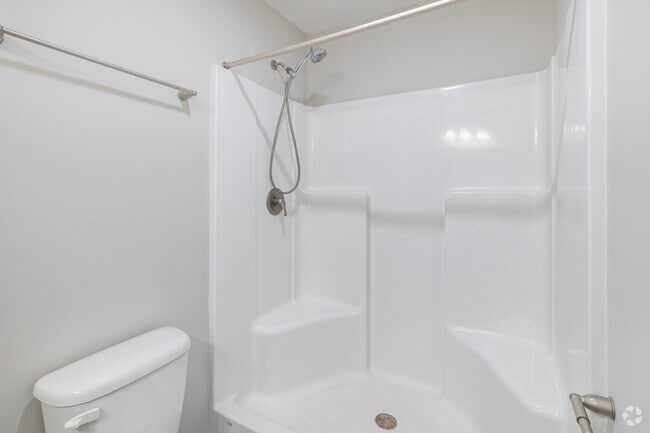 3BR, 2BA - 1,184SF - Primary Bathroom