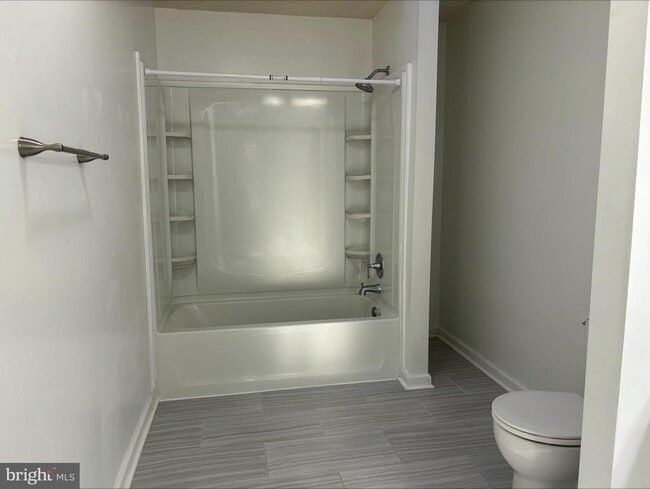 Photo - 132 Matthew Ct