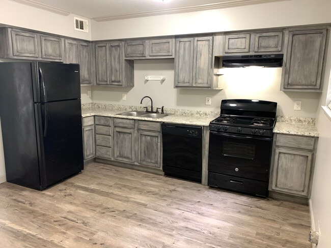 Photo - Stratford Manor Apartments