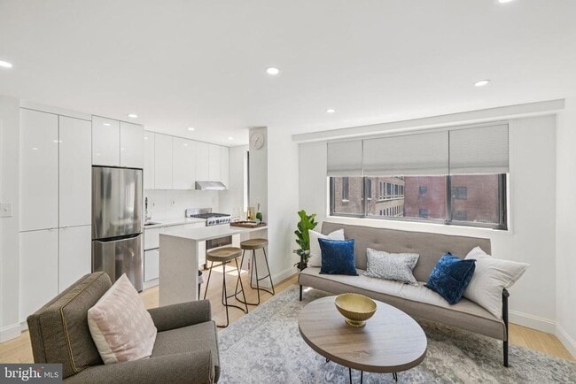 Photo - 1420 N St NW Unit 615