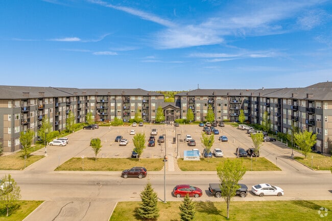 Building Photo - Cielo