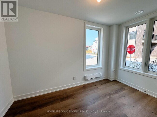 Photo - 5 Spruce Pnes Cres