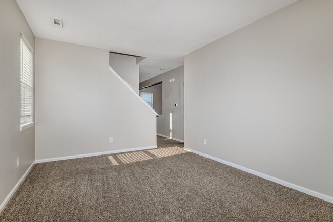 Photo - 672 Cloverfield Ln