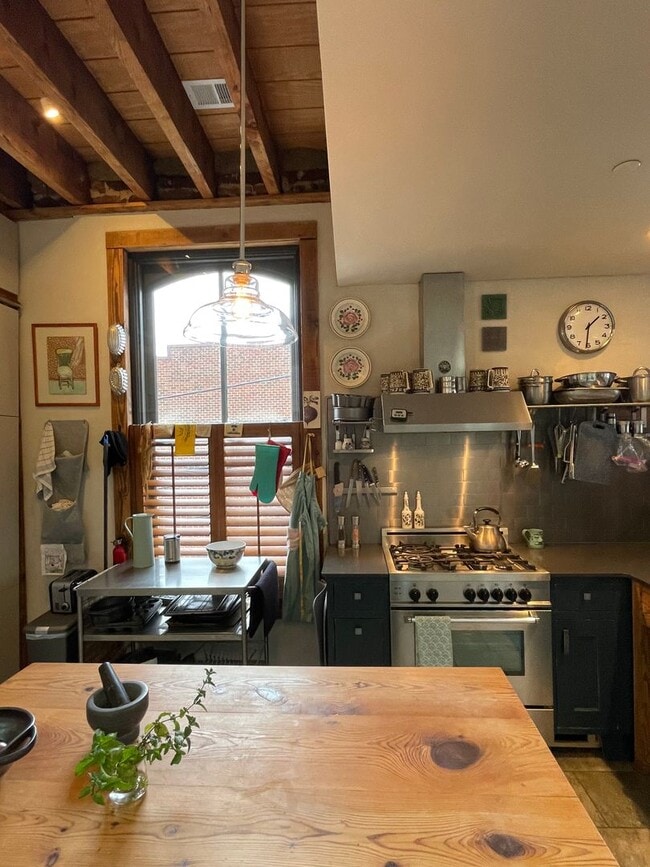 Photo - 101 W. Second St. Unidad Loft on Main