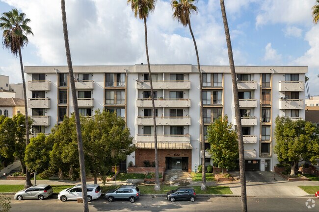 533 S St Andrews, Pl - St. Andrews Courtyard Condominiums