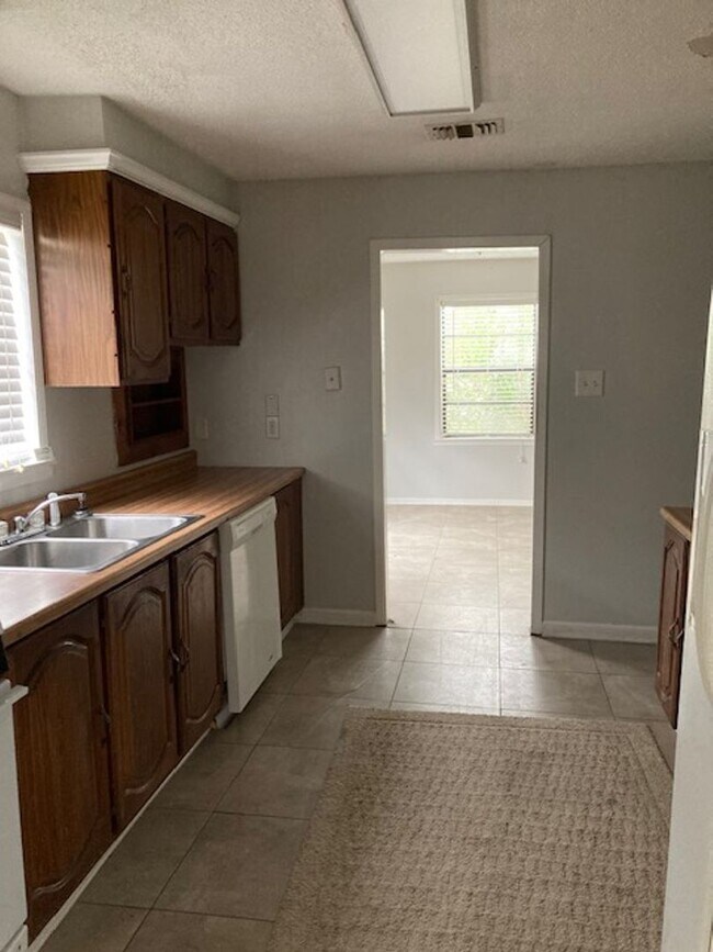 Pascagoula 2 Bedroom Rental House Rental in Pascagoula, MS