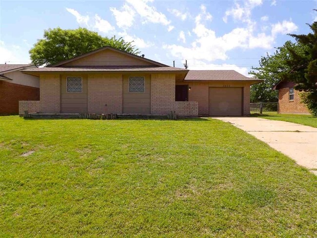 Building Photo - 1033 SE Alta Ln