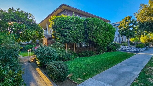 Building Photo - 449 N Euclid Ave