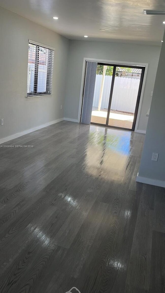 11050 SW 5th St Unit 11056