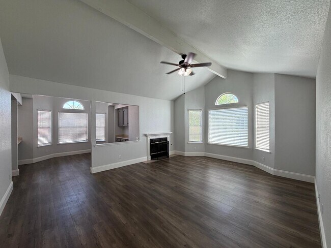 Photo - 8153 N Cedar Ave