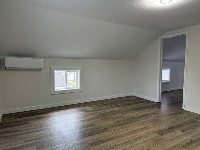 Photo - 712 Elizabeth St