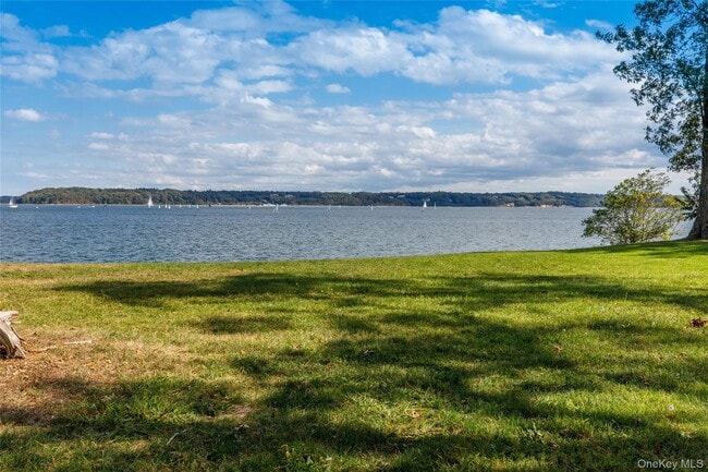 Photo - 328 Centre Island Rd