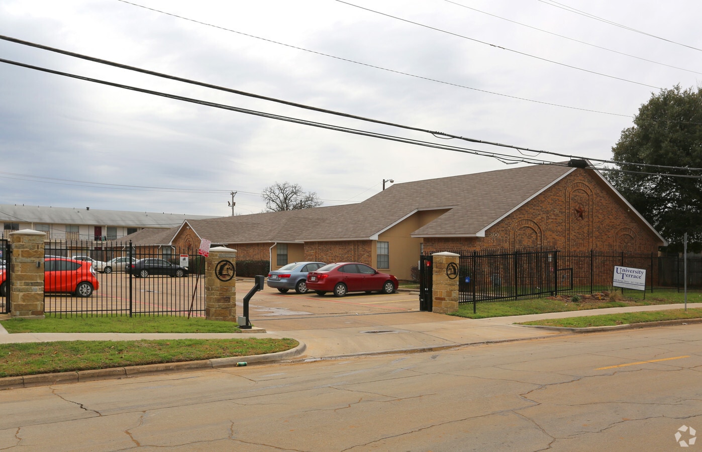 University Terrace - University Terrace Apartments