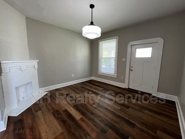 Photo - 1123 Churchman Ave
