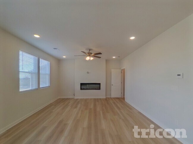 Photo - 2412 Appalachian Trl Dr