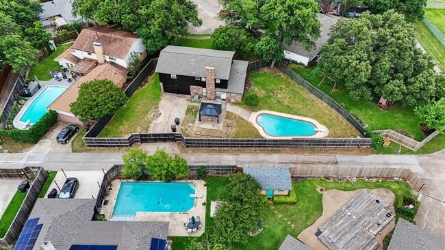 Photo - 2709 Oak Cir