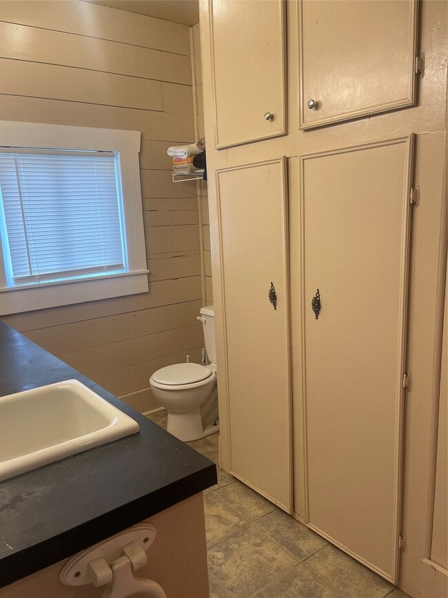 Photo - 707 Avenue J