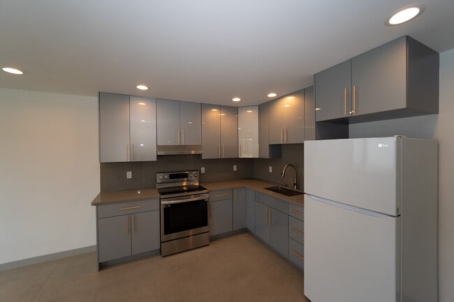 Photo - 733 Hoopai St