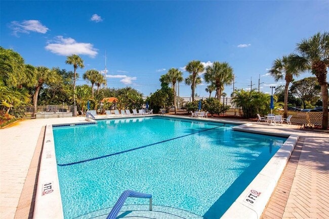 Photo - 5530 NW 44th St Unidad 211c