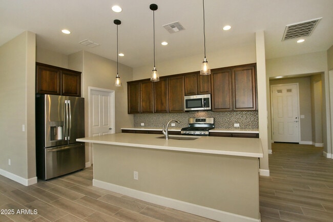 Building Photo - 16931 W Holly St