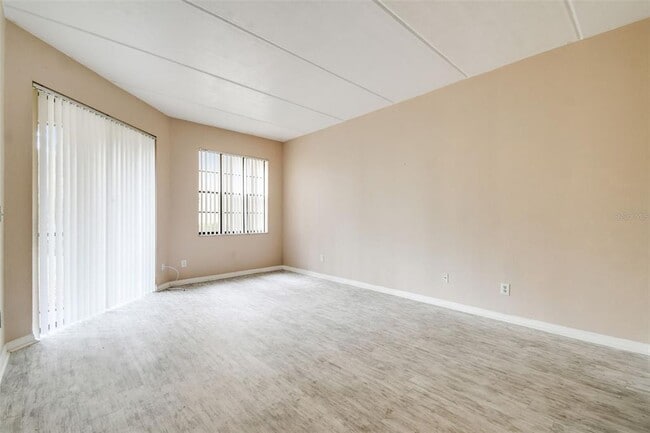 Photo - 101 Lindsay Ln