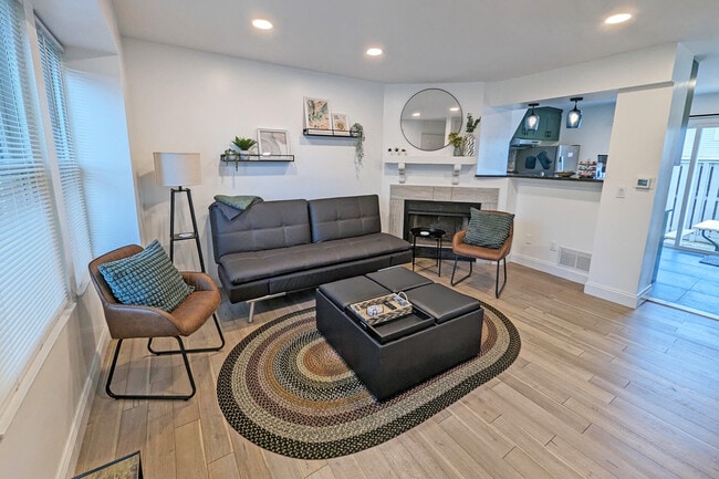 Building Photo - 7690 Barkwood Dr Unit 7690