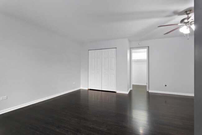 Photo - 6001 N Kenmore Ave