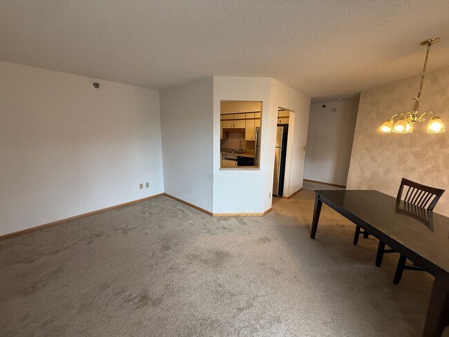 Photo - Condo DT Saint Paul 2 Bedroom 2 Bath-Enjoy sitting on a patio and enjoy the views