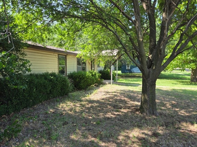 Photo - 407 S 2nd St