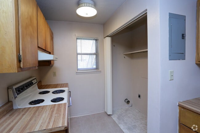 Four Seasons Apartments