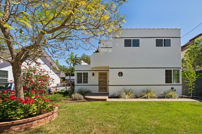 Building Photo - 560 Everett Ave Unit 558