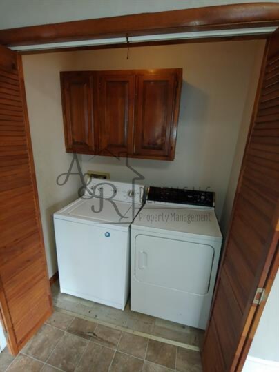 Photo - 304 E 7th St